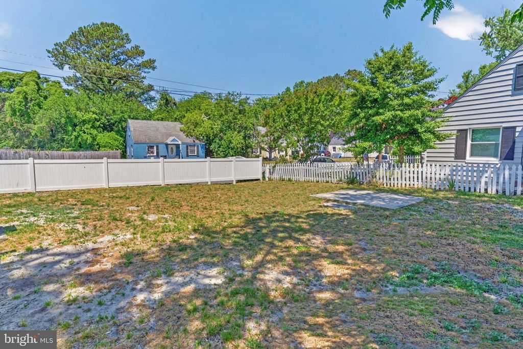 Image 29 of property listing at 201 CARROLLTON AVE, Salisbury, MD 21804