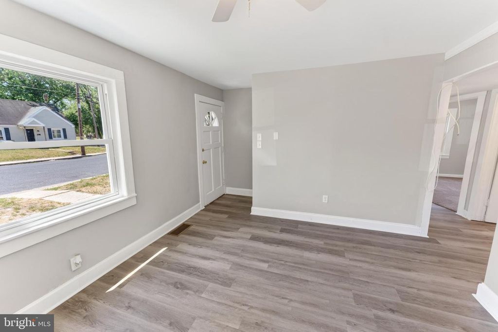 Image 3 of property listing at 201 CARROLLTON AVE, Salisbury, MD 21804