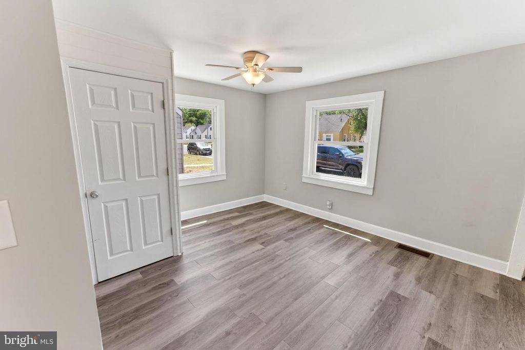 Image 6 of property listing at 201 CARROLLTON AVE, Salisbury, MD 21804