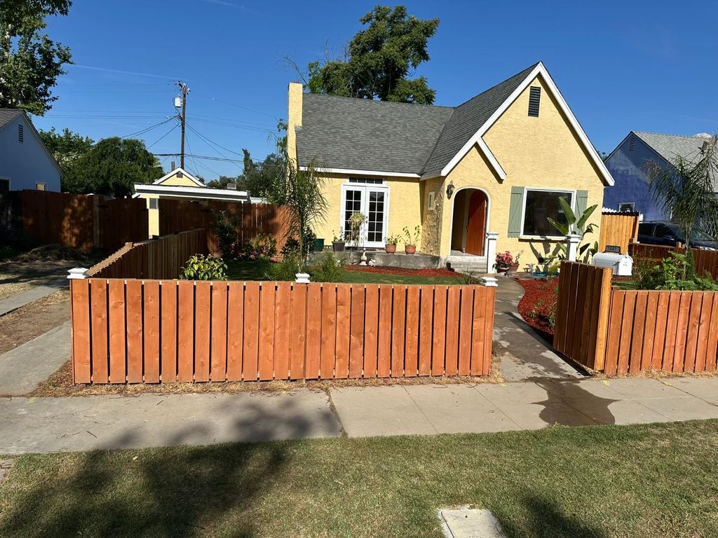 Image 1 of property listing at 1441 N Calaveras Street, Fresno, CA 93728