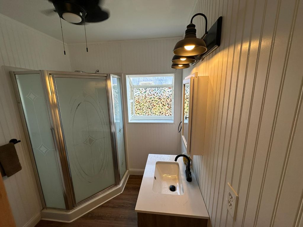 Image 11 of property listing at 1441 N Calaveras Street, Fresno, CA 93728