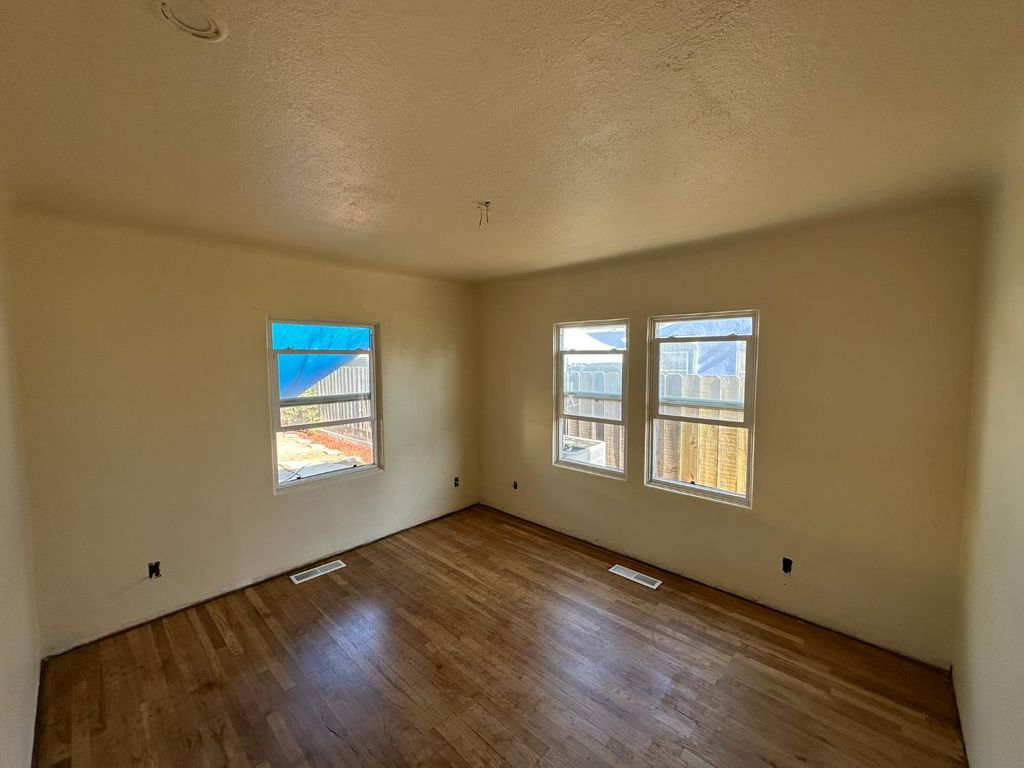 Image 13 of property listing at 1441 N Calaveras Street, Fresno, CA 93728