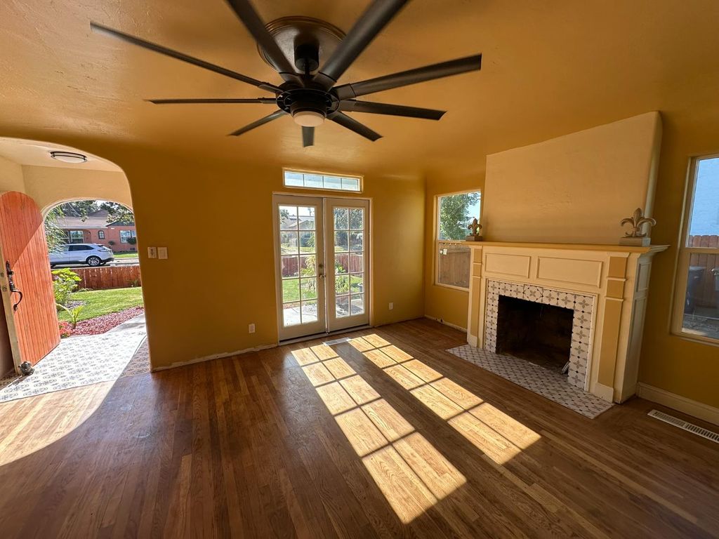 Image 5 of property listing at 1441 N Calaveras Street, Fresno, CA 93728