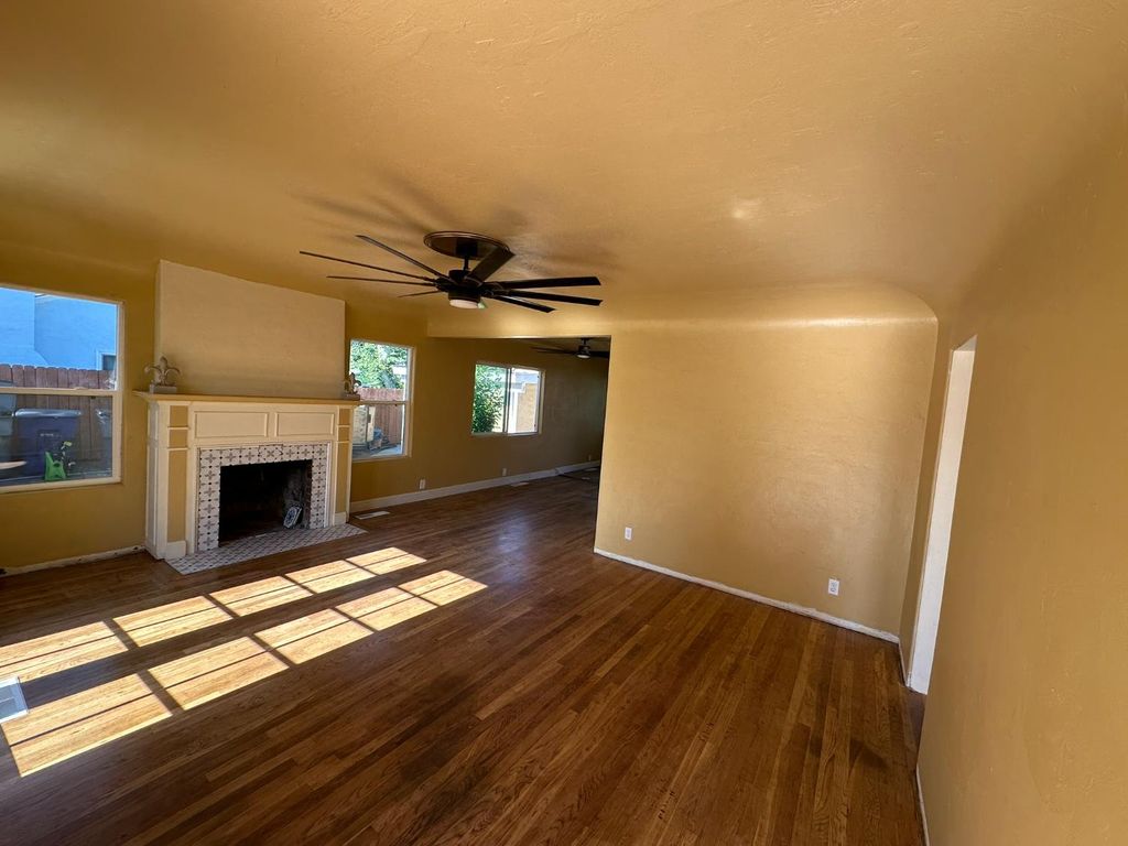 Image 6 of property listing at 1441 N Calaveras Street, Fresno, CA 93728