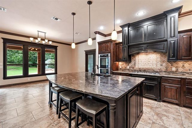 4160 Newburg Drive, Choctaw, OK 73020