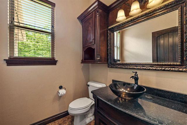 4160 Newburg Drive, Choctaw, OK 73020