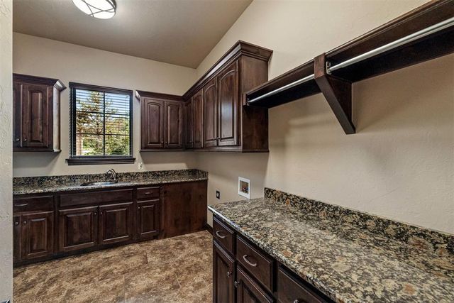 4160 Newburg Drive, Choctaw, OK 73020
