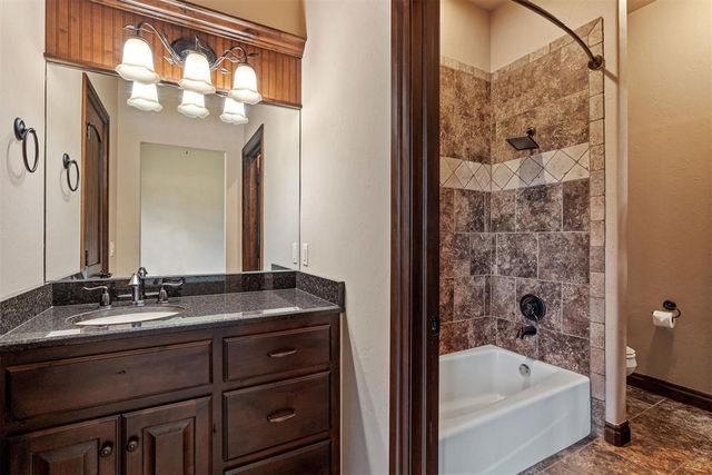 4160 Newburg Drive, Choctaw, OK 73020