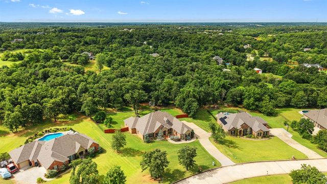 4160 Newburg Drive, Choctaw, OK 73020