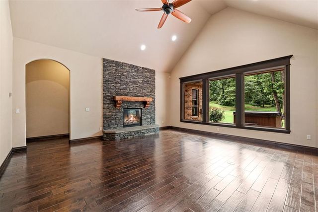 4160 Newburg Drive, Choctaw, OK 73020