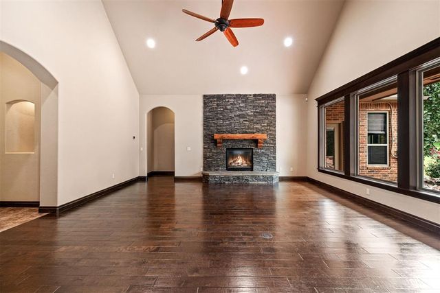 4160 Newburg Drive, Choctaw, OK 73020