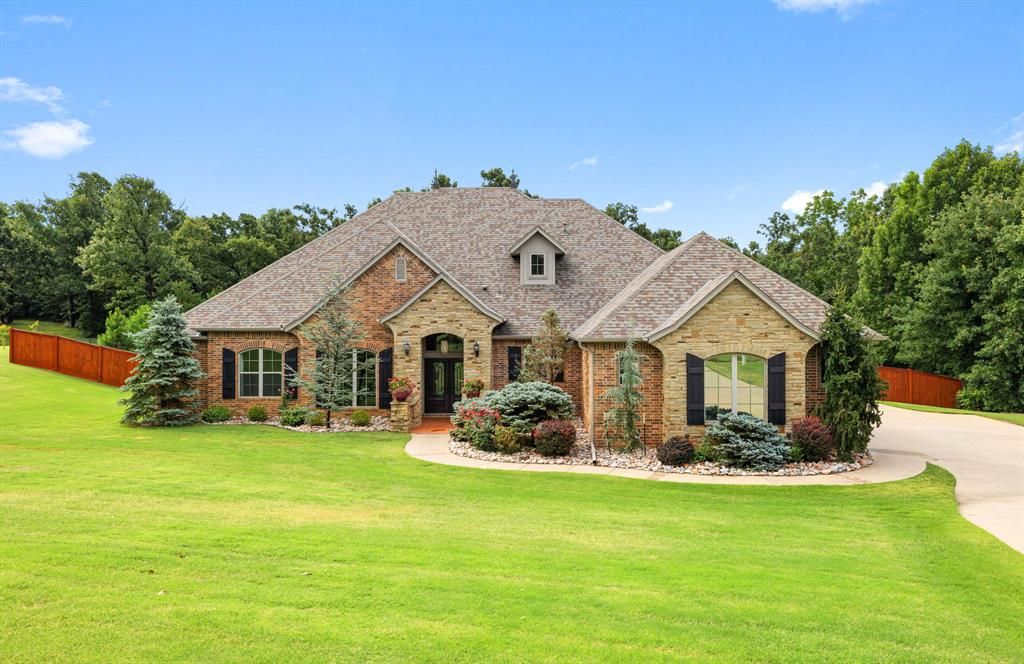 4160 Newburg Drive, Choctaw, OK 73020