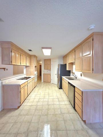 651 Purple Sage DR, Seguin, TX 78155