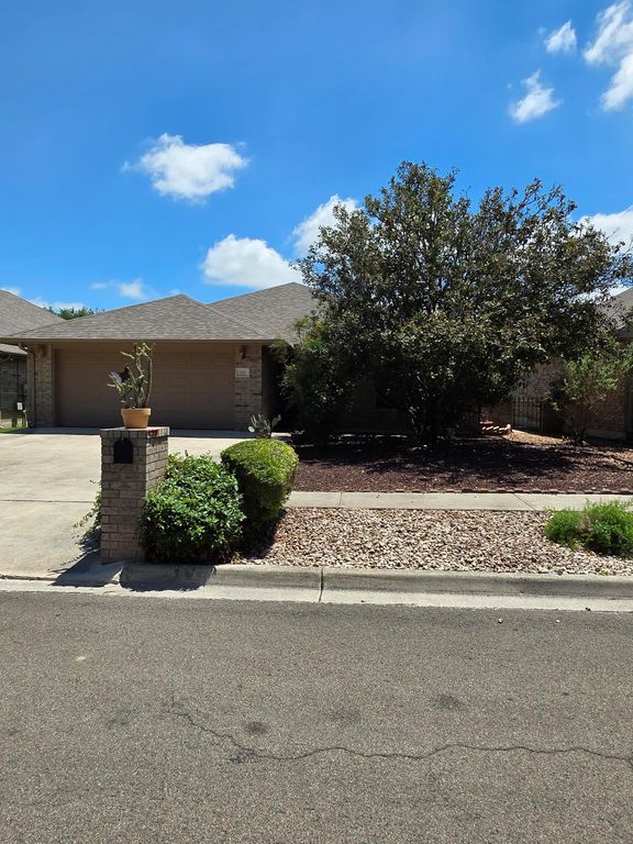 651 Purple Sage DR, Seguin, TX 78155