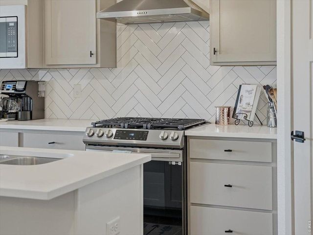 651 Hillspire Dr, Windsor, CO 80550