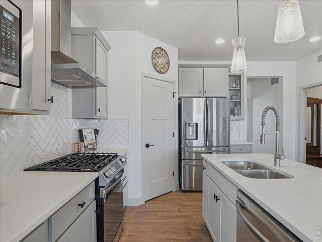 651 Hillspire Dr, Windsor, CO 80550