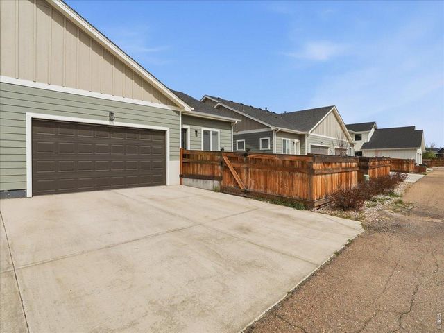 651 Hillspire Dr, Windsor, CO 80550