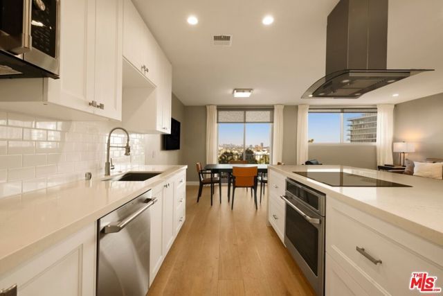100 S Doheny Drive 607, Los Angeles, CA 90048