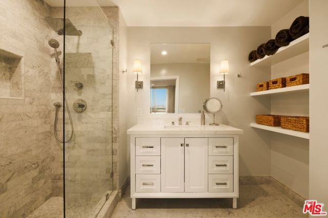 100 S Doheny Drive 607, Los Angeles, CA 90048