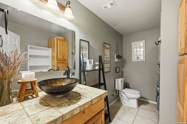 202 BRYAN DR, Jourdanton, TX 78026