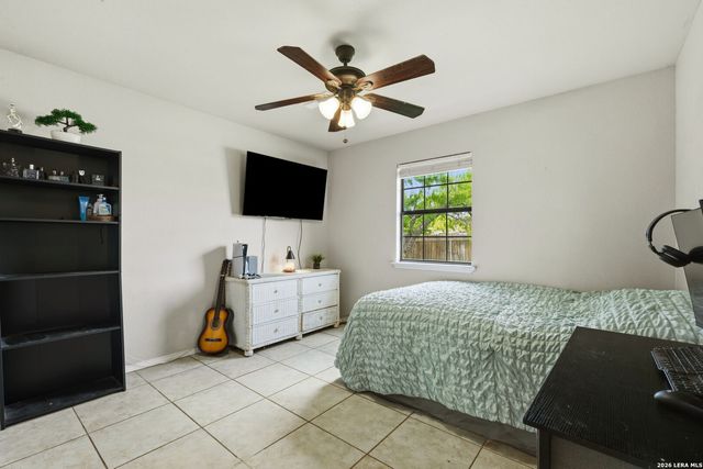 202 BRYAN DR, Jourdanton, TX 78026