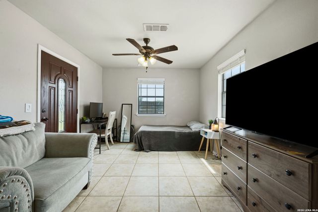 202 BRYAN DR, Jourdanton, TX 78026