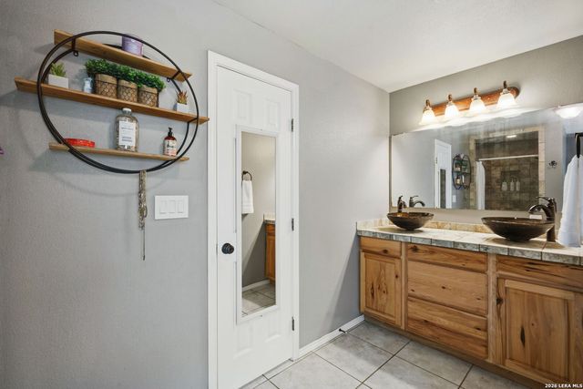 202 BRYAN DR, Jourdanton, TX 78026