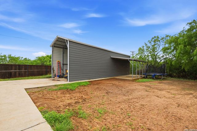 202 BRYAN DR, Jourdanton, TX 78026