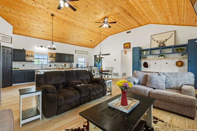 202 BRYAN DR, Jourdanton, TX 78026