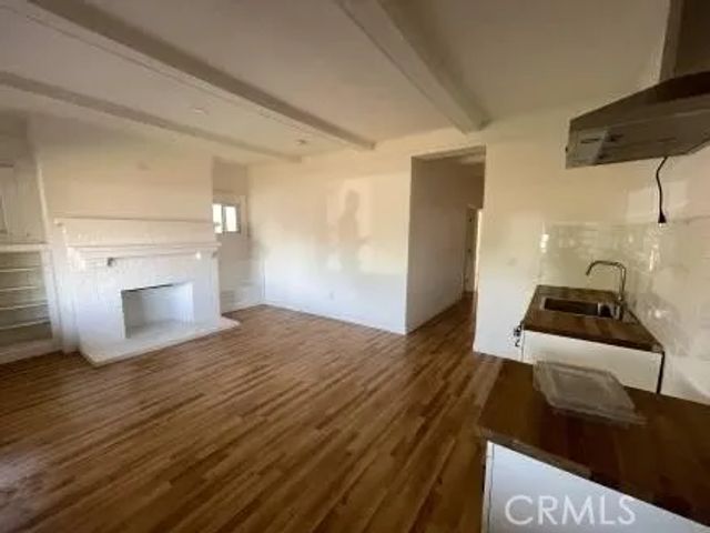 1346 E 43rd Pl, Los Angeles, CA 90011