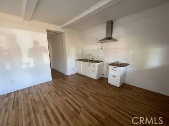 1346 E 43rd Pl, Los Angeles, CA 90011