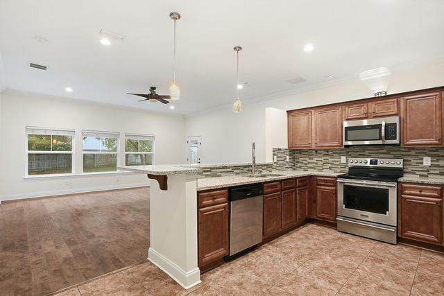 63 2nd Avenue, Shalimar, FL 32579