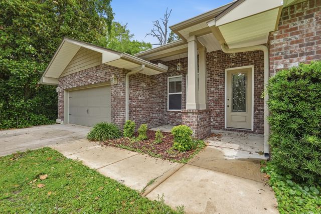 63 2nd Avenue, Shalimar, FL 32579