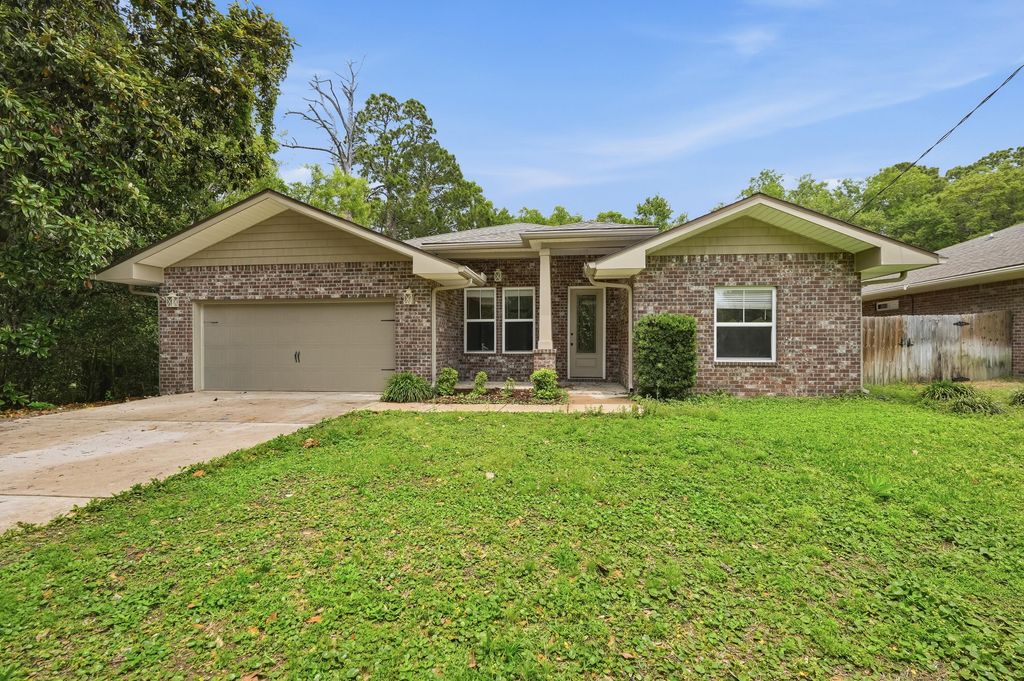 63 2nd Avenue, Shalimar, FL 32579