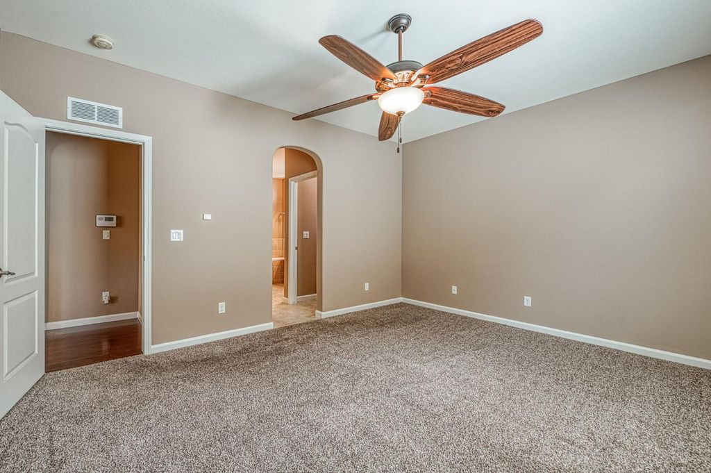 Image 12 of property listing at 3748 Salem Lane, Clovis, CA 93619