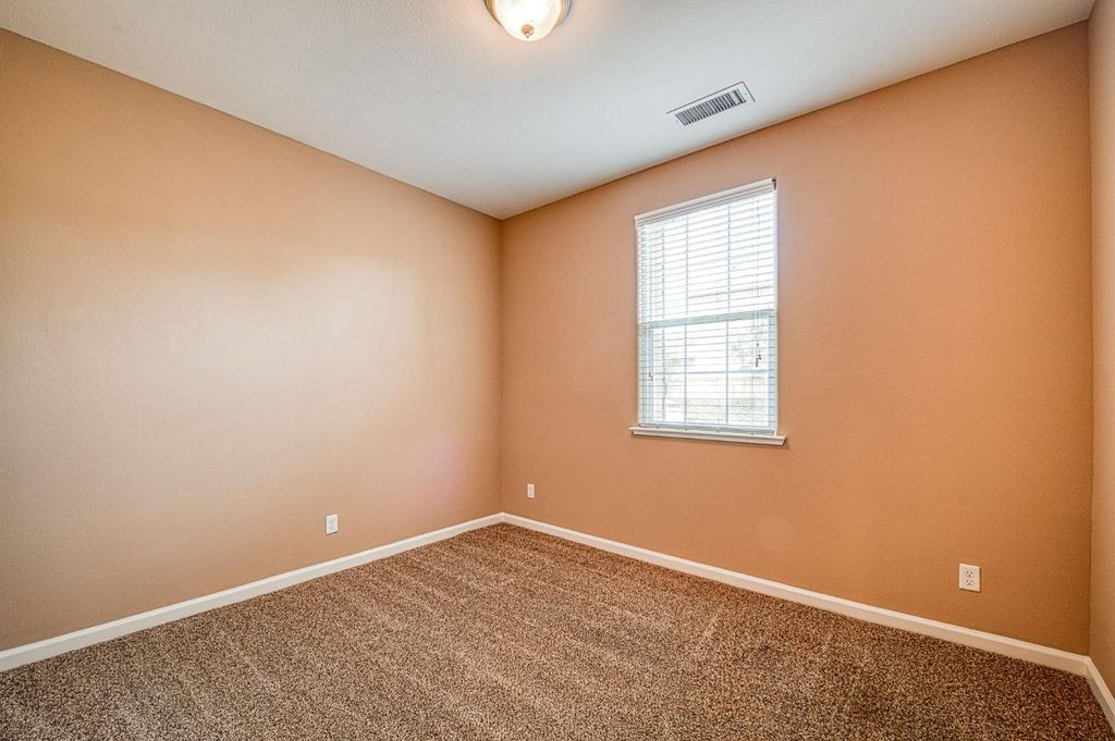 Image 15 of property listing at 3748 Salem Lane, Clovis, CA 93619
