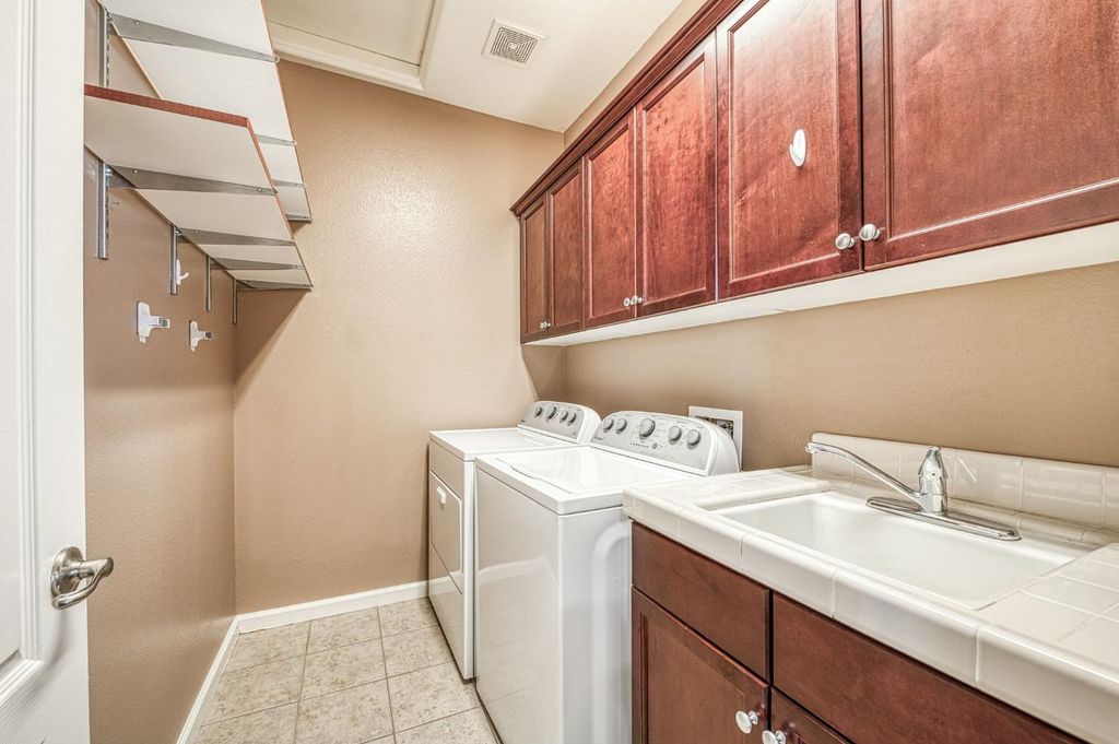 Image 18 of property listing at 3748 Salem Lane, Clovis, CA 93619
