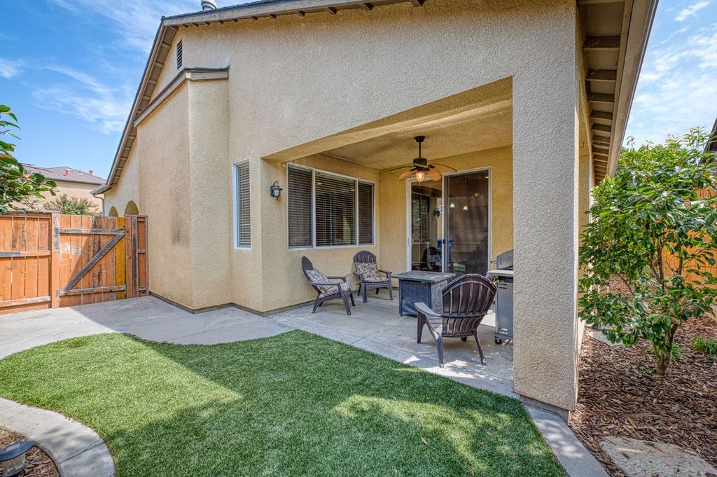 Image 20 of property listing at 3748 Salem Lane, Clovis, CA 93619