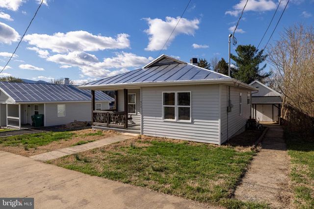 514 LURAY AVE, Luray, VA 22835