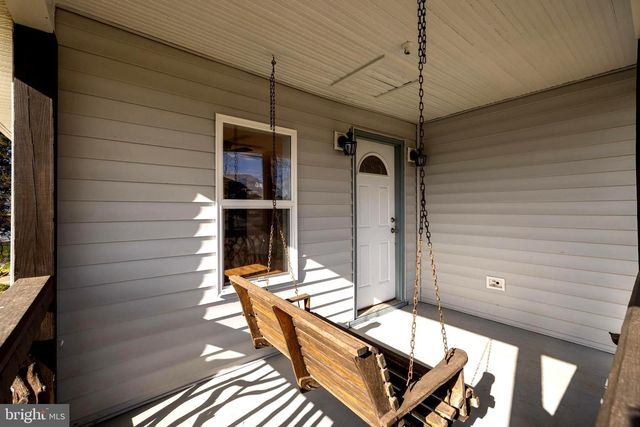 514 LURAY AVE, Luray, VA 22835