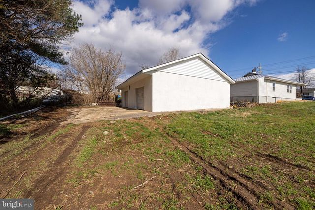 514 LURAY AVE, Luray, VA 22835