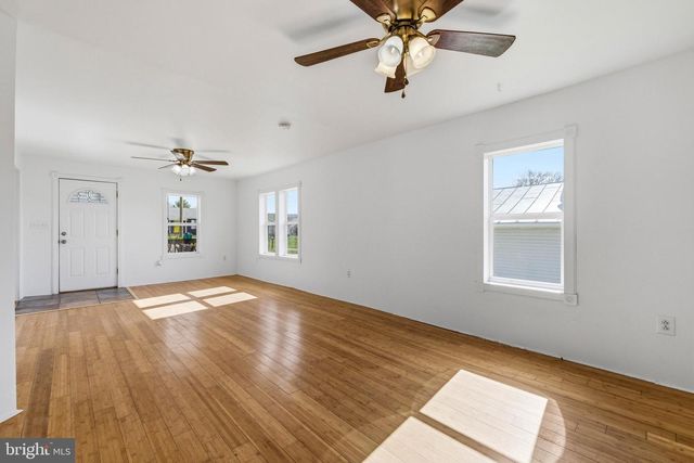 514 LURAY AVE, Luray, VA 22835