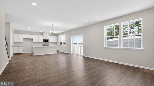 453 BELLEVUE AVE, Hammonton, NJ 08037
