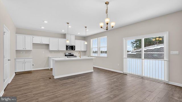 453 BELLEVUE AVE, Hammonton, NJ 08037
