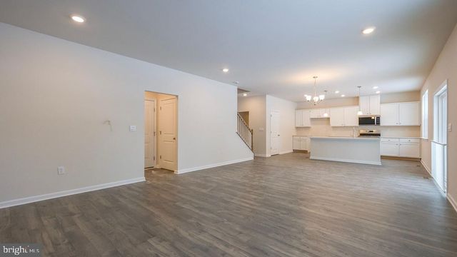 453 BELLEVUE AVE, Hammonton, NJ 08037