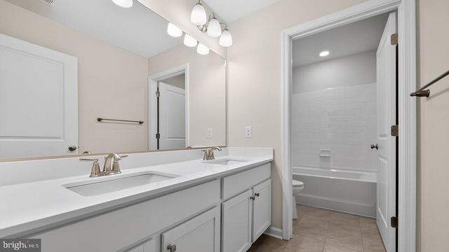453 BELLEVUE AVE, Hammonton, NJ 08037