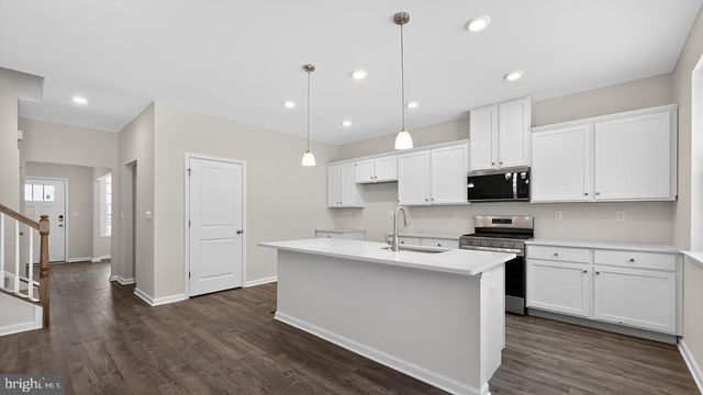 453 BELLEVUE AVE, Hammonton, NJ 08037