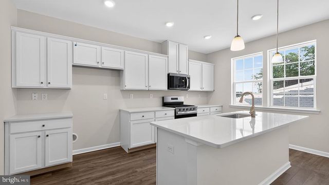 453 BELLEVUE AVE, Hammonton, NJ 08037