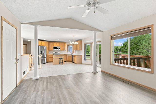 805 Daniel Drive, Belle Plaine, MN 56011