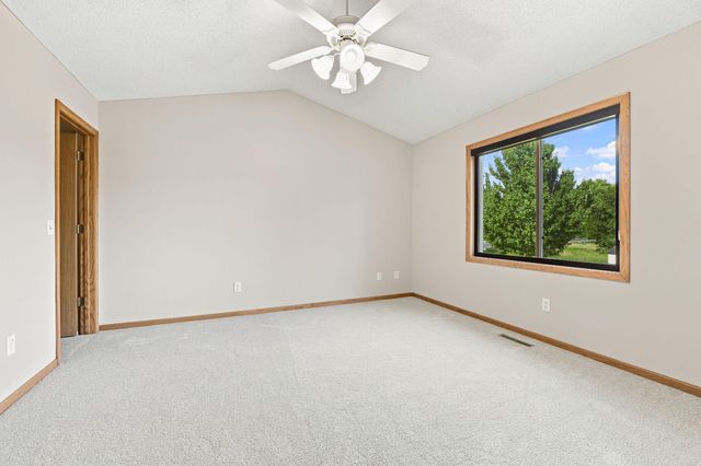 805 Daniel Drive, Belle Plaine, MN 56011